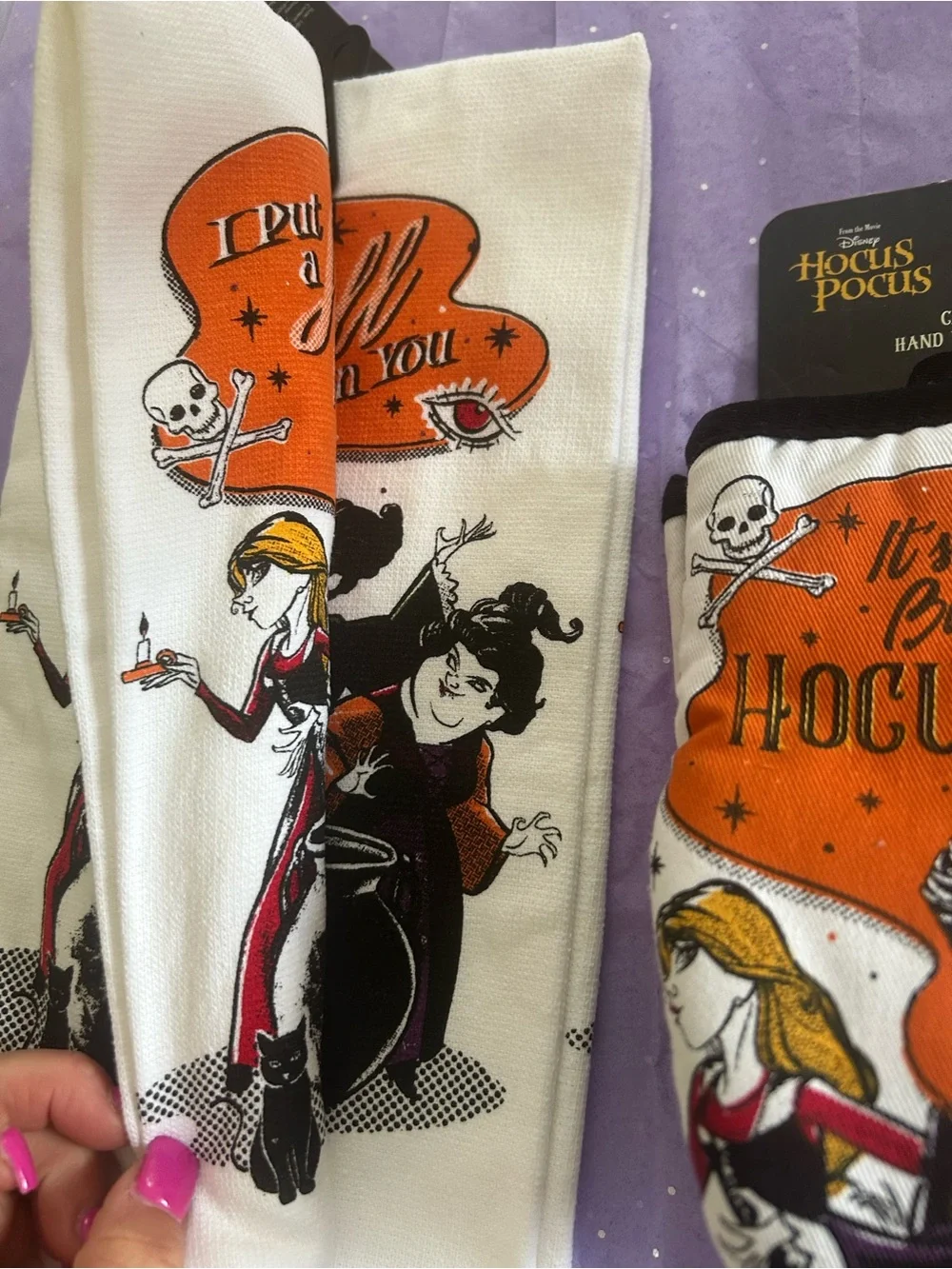 Disney Hocus Pocus Kitchen Towel set and Oven Mini Mitten Set